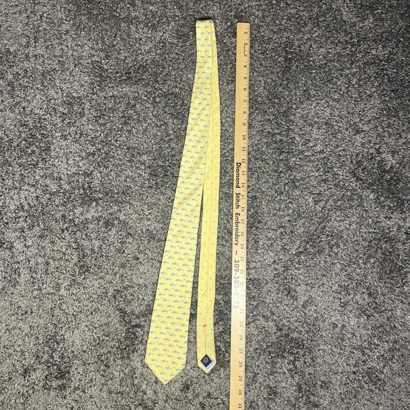Tommy Hilfiger Yellow Tie With Sharks 100% Silk - Picture 4 of 5